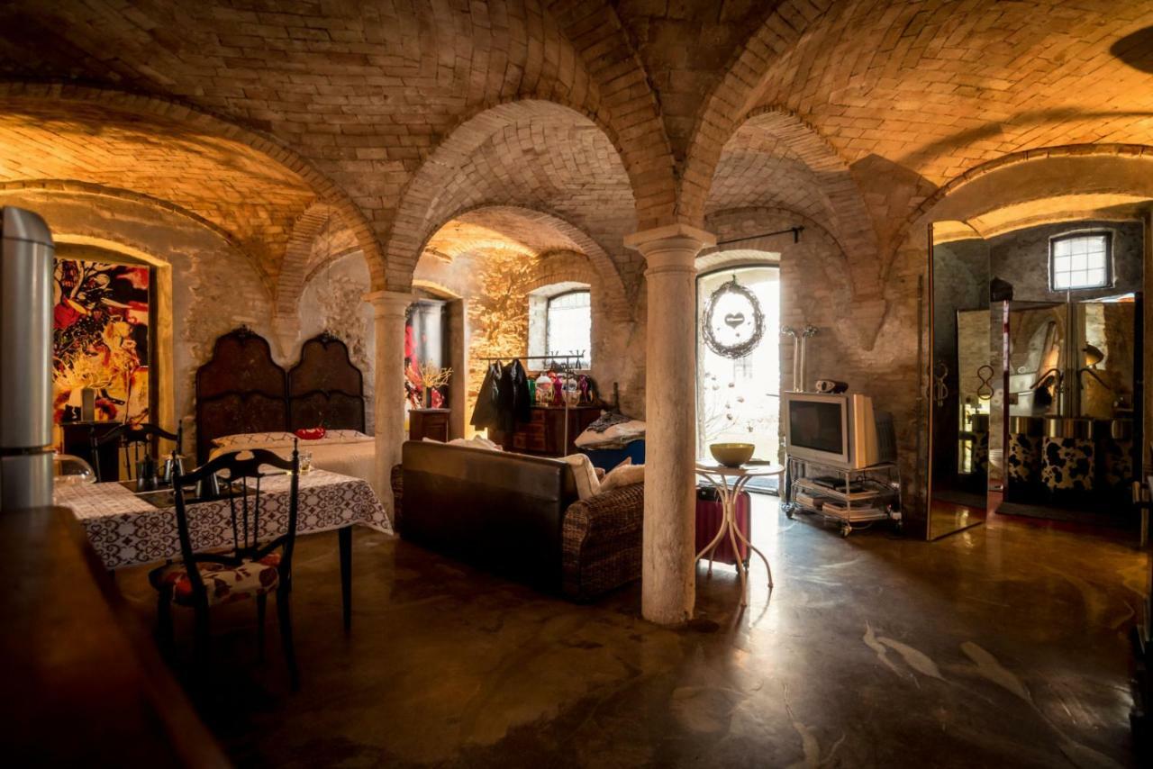Lo Scrigno Di Lara Villa Ceresara ภายนอก รูปภาพ